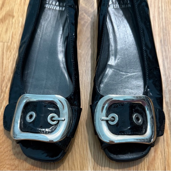 Stuart Weitzman Black Patent Leather Silver Buckle Peep Toe Flats Sz 6 - Picture 2 of 6